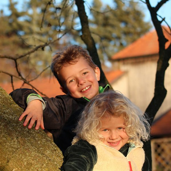 Kinder im Pferdehof Oedhof Bayern